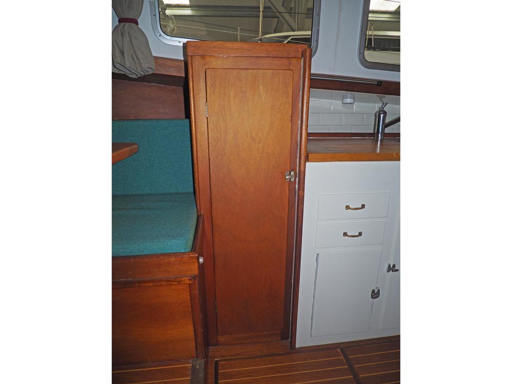 Cabin en avant, Hébergements